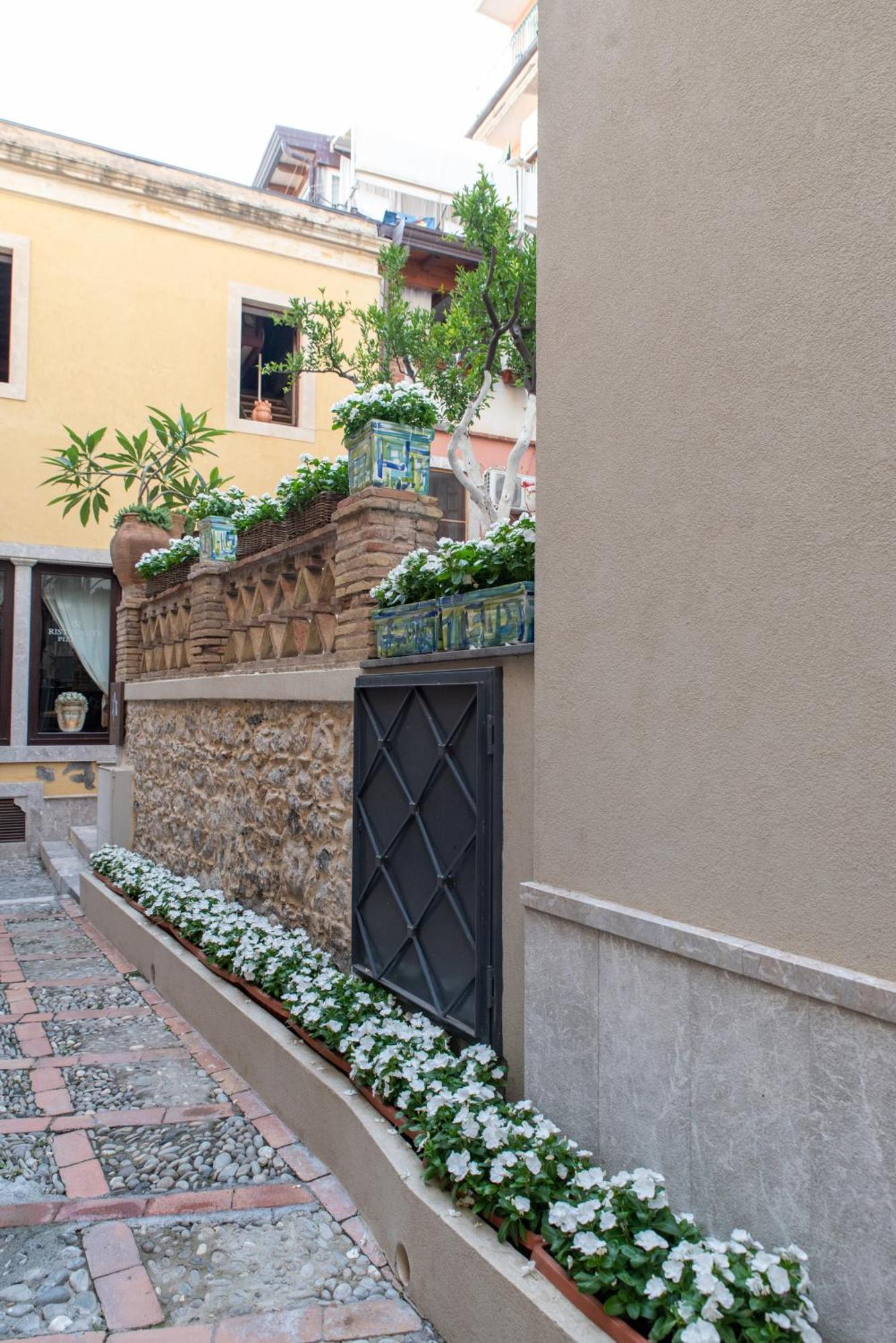 Villa D'Orville Luxury Suites טאורמינה מראה חיצוני תמונה