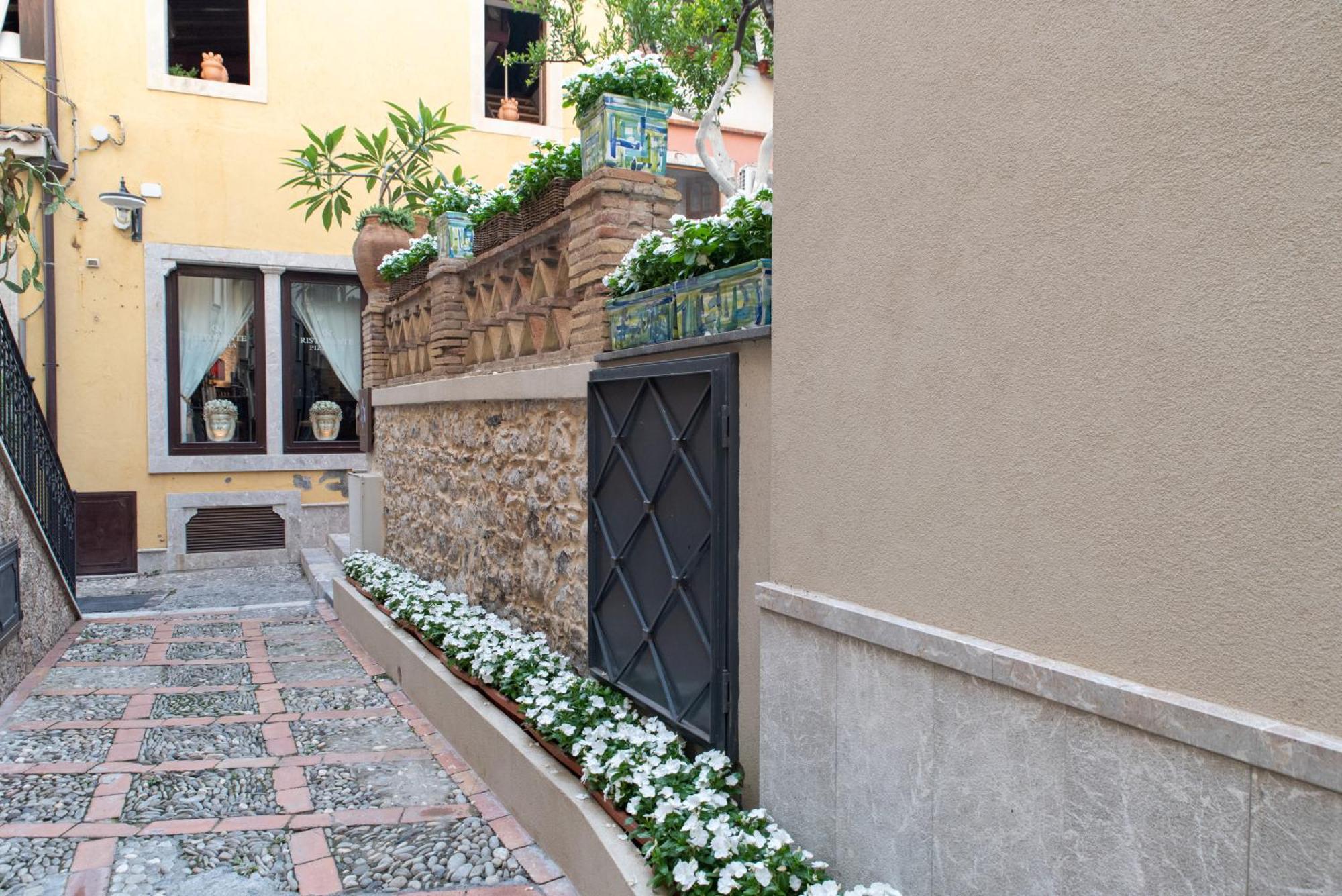 Villa D'Orville Luxury Suites טאורמינה מראה חיצוני תמונה